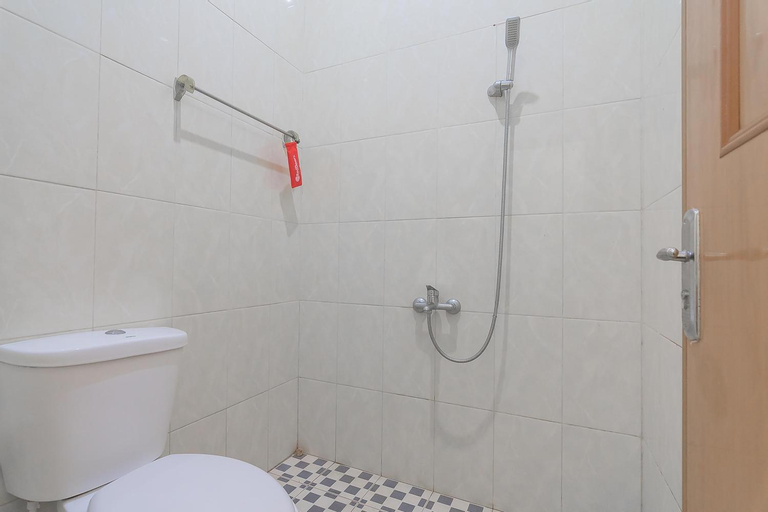 Bathroom 14