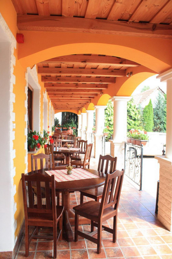 Food & Drinks, Radics Panzio Etterem es Piheno Kozpont, Letenye