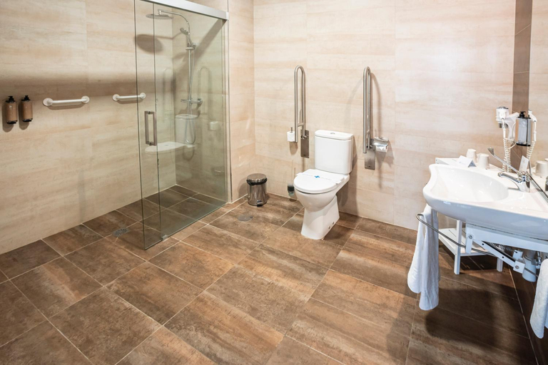 Bathroom 5, Hotel Puente de Alconetar, Cáceres