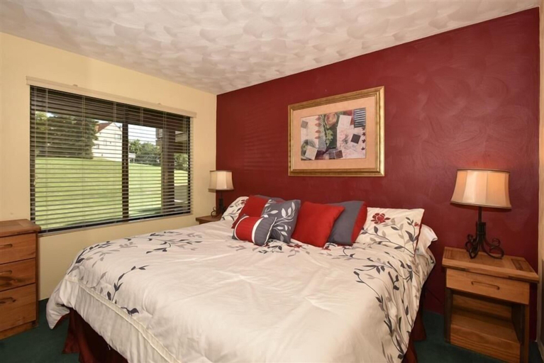 Bedroom 2, Seven Springs Sunridge 2 BR Condo, Mountain Views! by RedAwning, Somerset