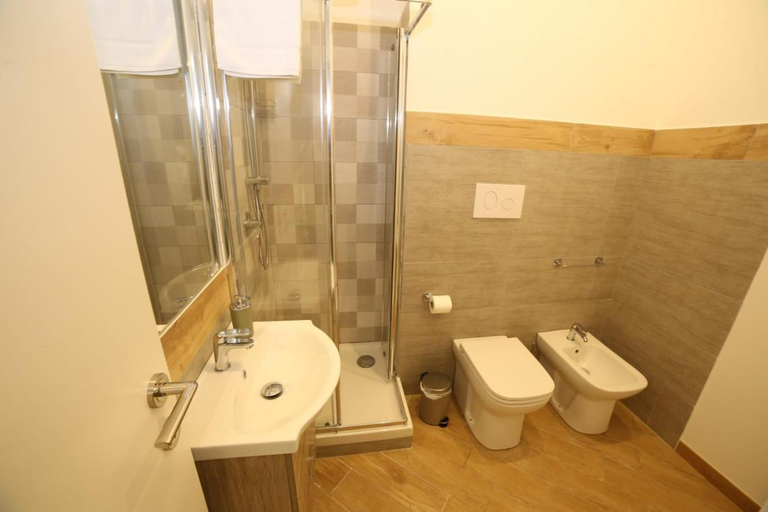 Bathroom, Thalia, Palermo