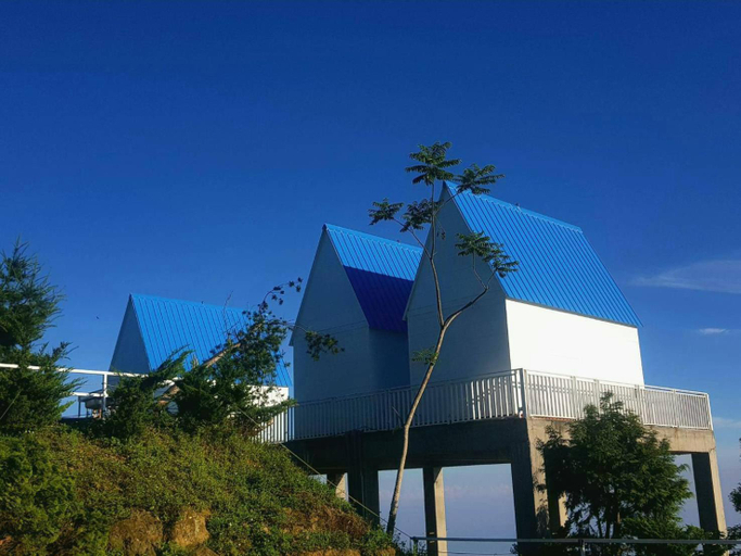 Exterior 5