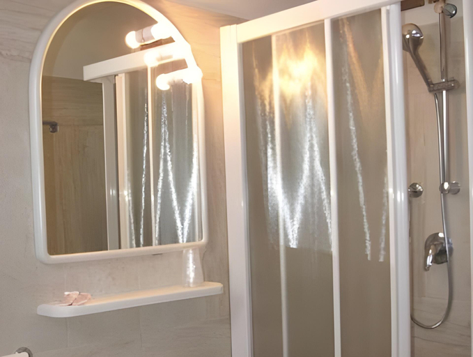 Bathroom 4, LA MAISON, Venezia