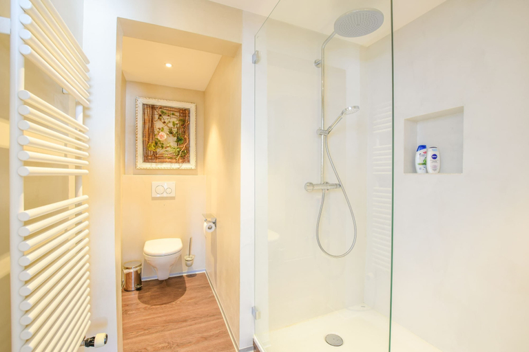 Bathroom 3, Valaisia 131, Raron