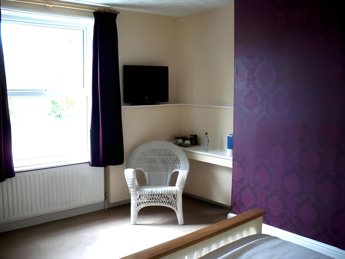 Bedroom 2, Halfway House, Worcestershire