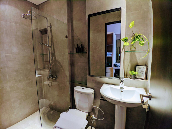 Bathroom 11