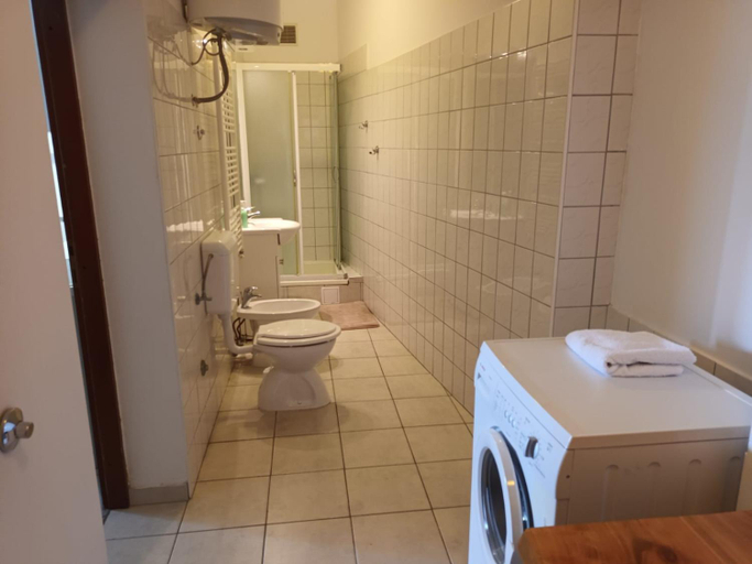 Bathroom 1, Vuke Apartments, Senj
