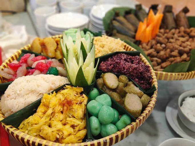 Food & Drinks 17