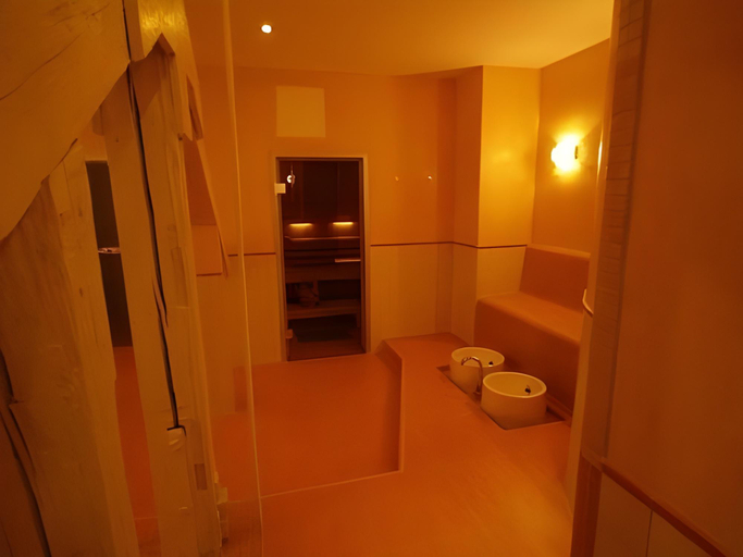 Bathroom 1, Hotel Goldene Krone, Goslar
