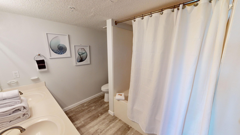 Bathroom 4, Gulf Dunes 102 3 Bedroom Condo by RedAwning, Okaloosa