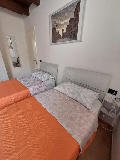 Others 5, Dodo's House, Ferrara