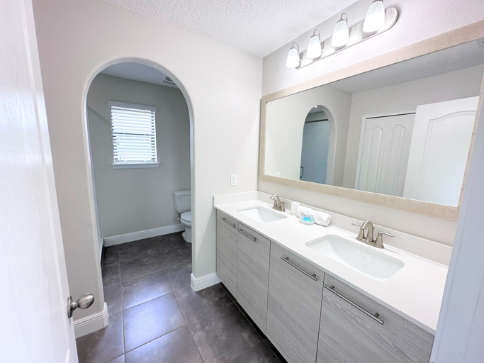 Bathroom 3, Balmoral Resort-195mcv 4 Bedroom Home by RedAwning, Polk
