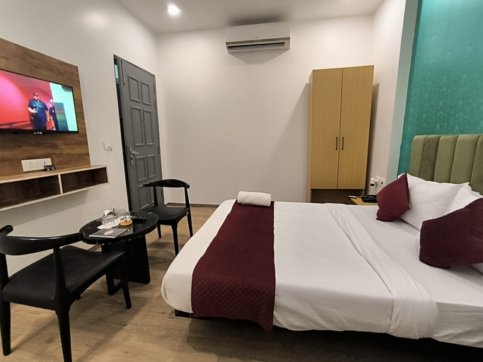 Bedroom 2, Hotel 7 Star, Delhi