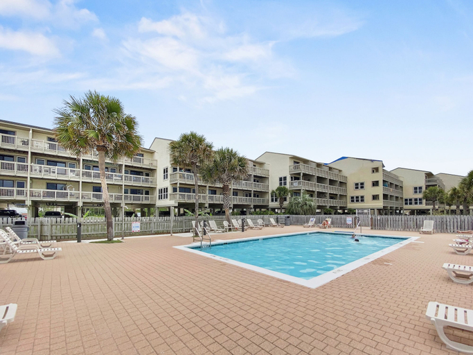 Sport & Beauty 5, Bask 2 Bedroom Condo by RedAwning, Bay