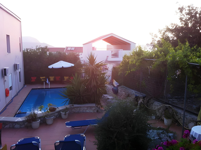 Food & Drinks, Bicorna Chania Pool Escape - Stylish Rooms, Crete