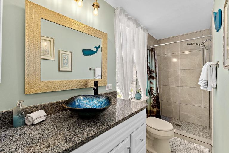 Bathroom, Casa Maria 1- Beachy Apt Mins Walk to Downtown, Saint Johns