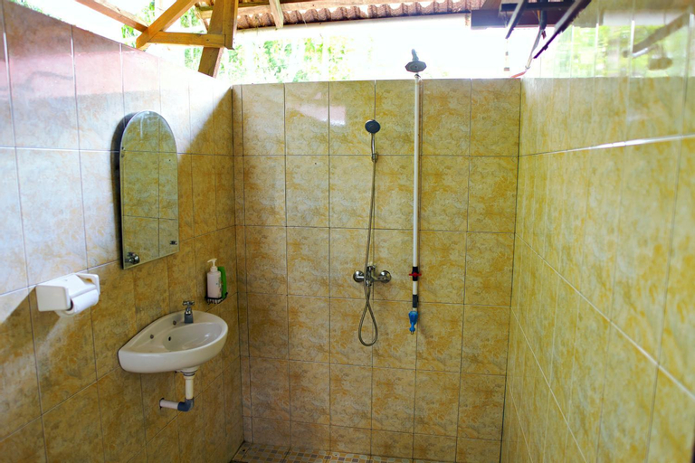 Bathroom 14