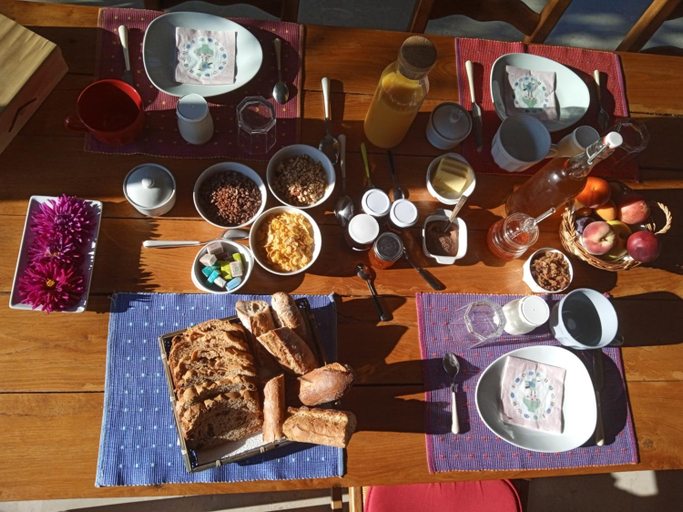 Food & Drinks 4, Chambre d'hotes Chez Leon pour 1 a 4 personnes, Nièvre