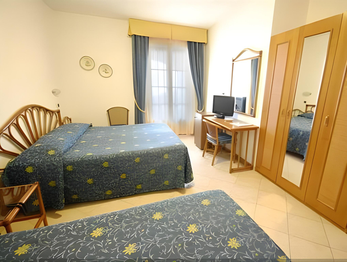 Others 2, Albergo Le Briciole, Livorno
