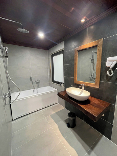 Bathroom 4, Dream 1985 Hotel, Luang Prabang