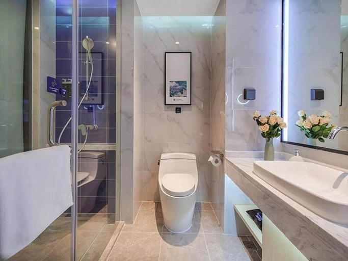 Bathroom, Kyriad Marvelous Hotel Xuancheng Jingxian, Xuancheng