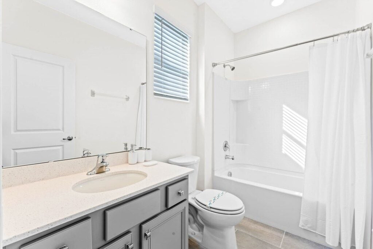 Bathroom 3, Elegant & Fun Pool/spa Games Room! 12 Bedroom Villa, Osceola
