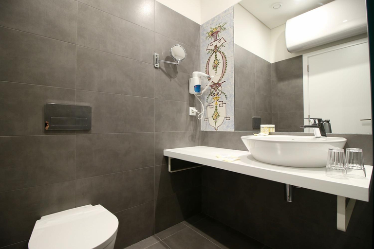 Bathroom 3, Hotel Riverside Alfama, Lisbon