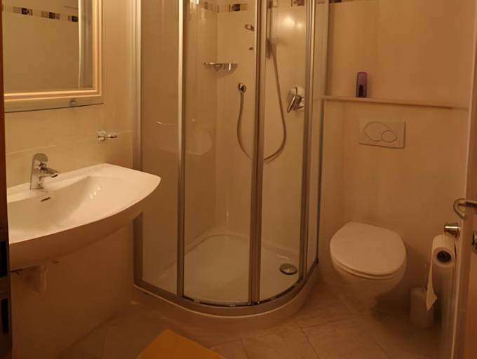 Bathroom 2, Residence Speckerhof, Bolzano
