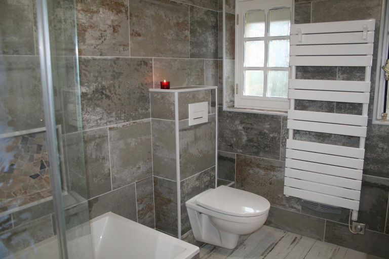 Bathroom 3, Chez Renee et Raynal B&B, Finistère