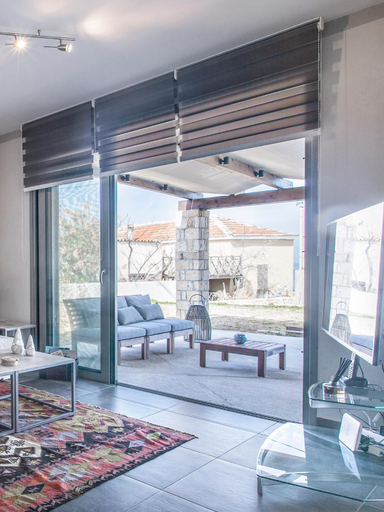 Others 5, Villa Aegina, Attica