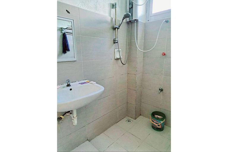 Bathroom 7