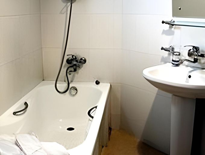 Bathroom 5, Beaumonde Hotel Tbilisi, Tbilisi