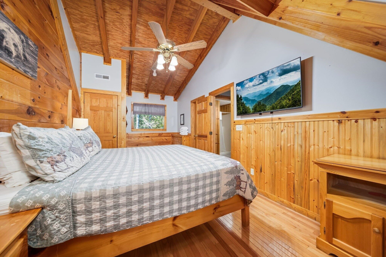 Bedroom 2, Er299 - Possum Hollow 4 Bedroom Cabin by RedAwning, Sevier