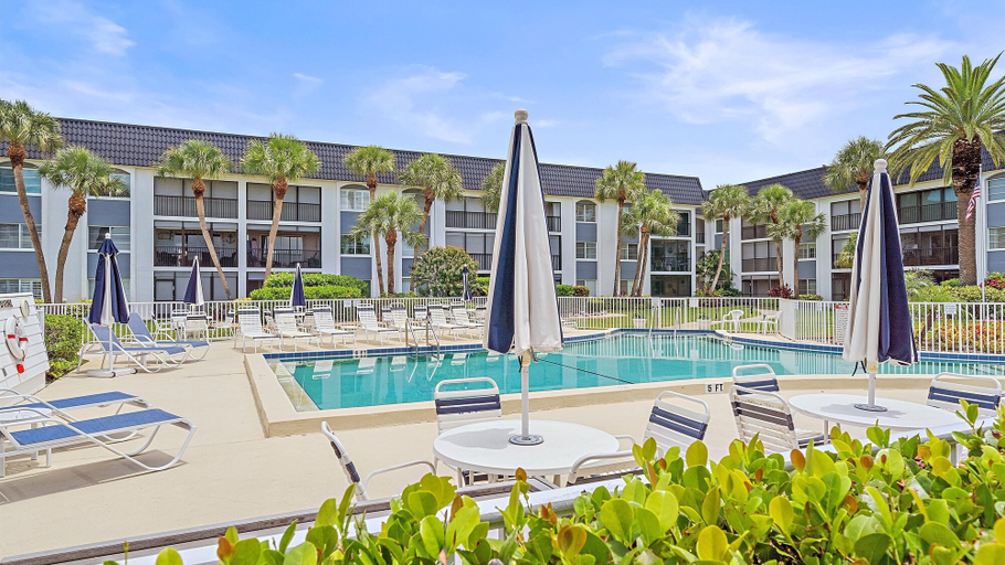 Sport & Beauty, Salty Soldi 2 Bedroom Condo by RedAwning, Sarasota
