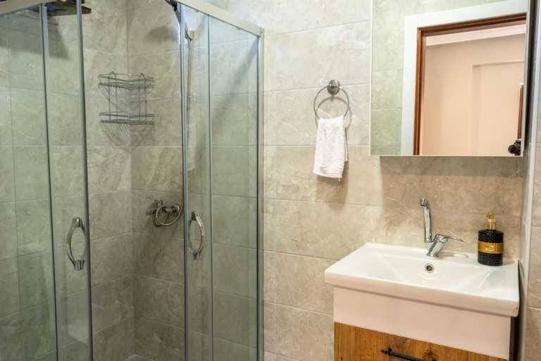 Bathroom 5, Işık Lakeside Otel, İznik