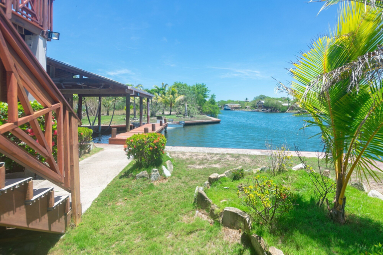 Sport & Beauty 4, Coco View Canal Lot 18 Private Home 3 Bedroom Home, Roatán