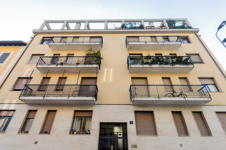 Exterior & Views, VivimiHome-Navigli Lussuoso Appartamento, Milano