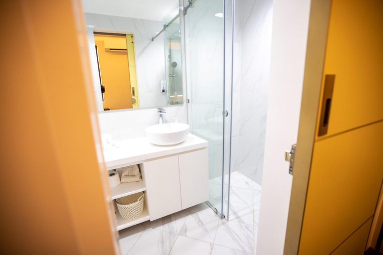 Bathroom 4, M.Y. Hotel, Dumaguete City