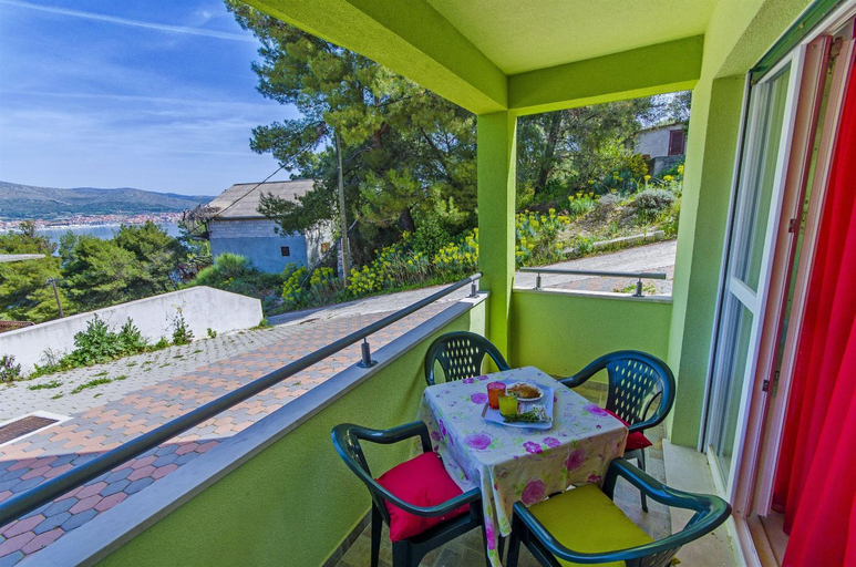 Others 2, Apartments Pava, Okrug