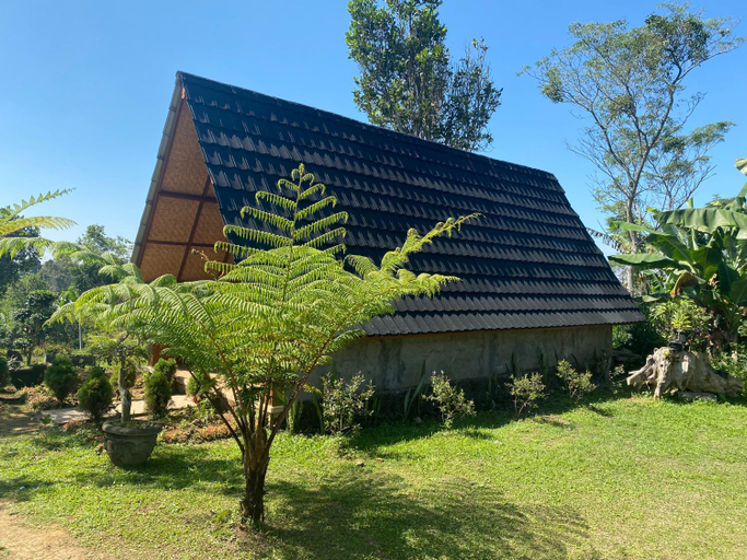 Exterior 7