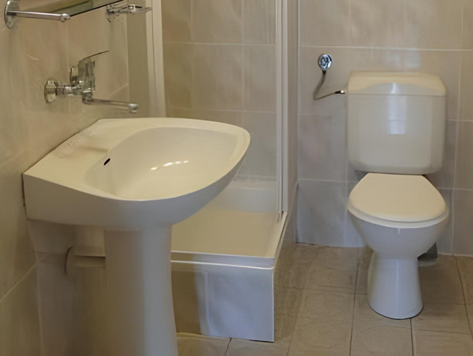 Bathroom 2, Stokrotka Natura Tour, Jelenia Góra