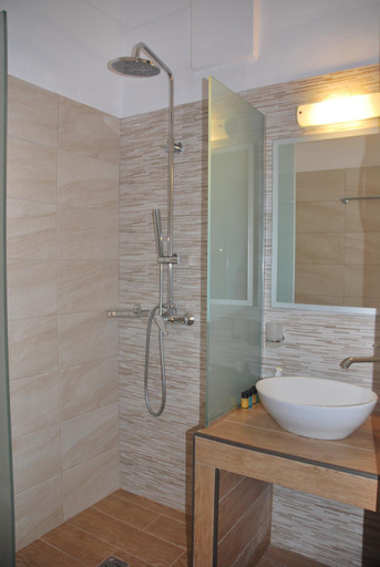Bathroom 3, Afroditi Hotel, South Aegean