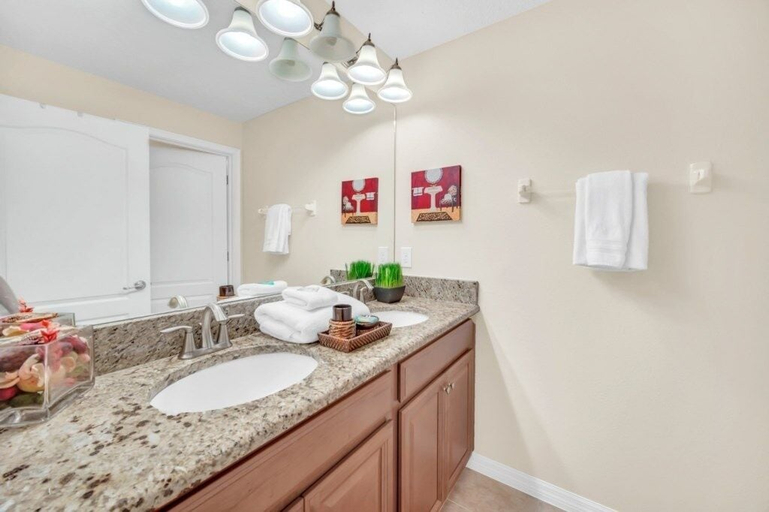 Bathroom 3, 4891clock 4 Bedroom Townhouse, Osceola