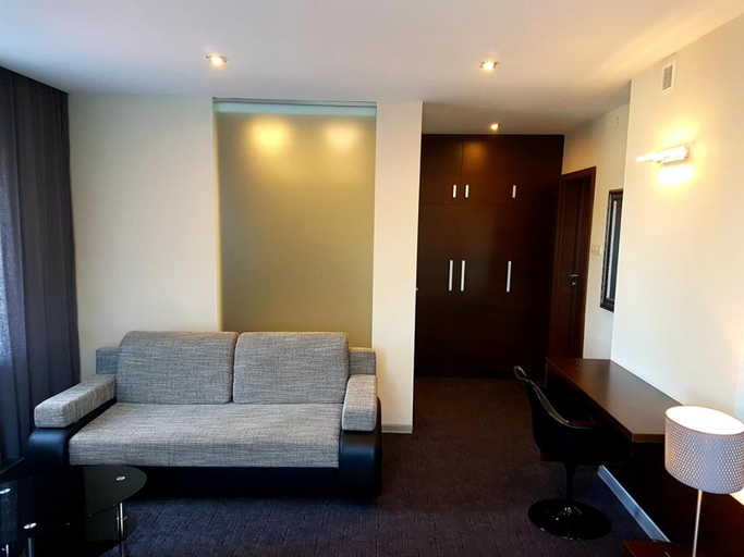 Others 5, Azymut Hotel - Restauracja, Łódź East