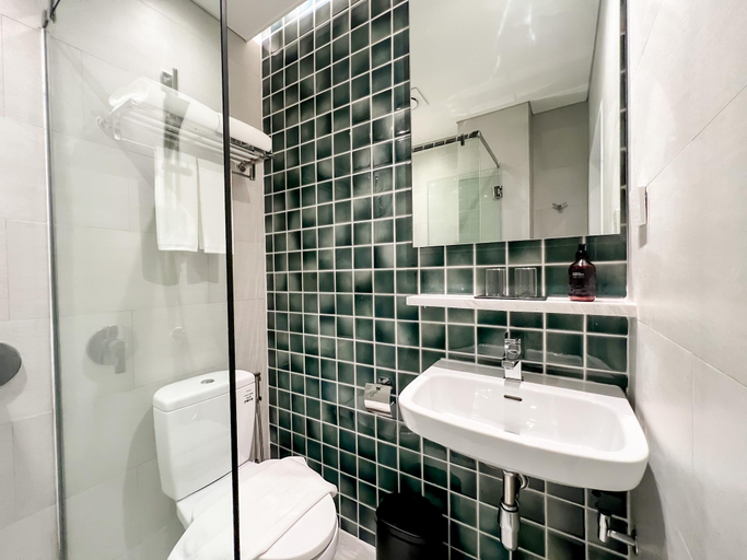 Bathroom 10