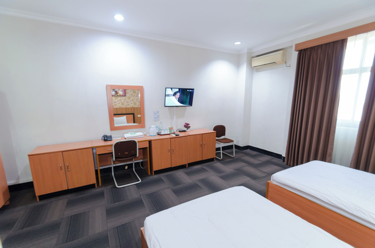 Bedroom 13