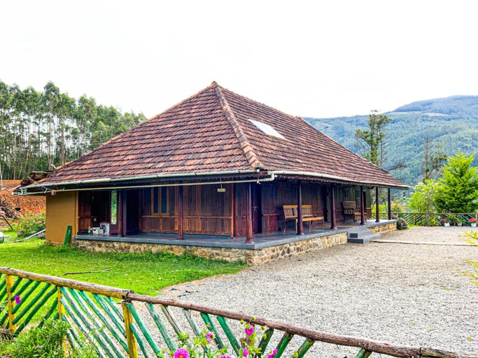 Exterior 3