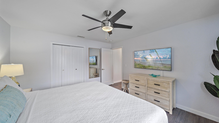 Bedroom 2, Sarasota Serenity 3 Bedroom Home by RedAwning, Manatee