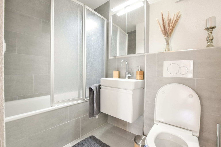 Bathroom 2, Chalet Bülbül, Goms