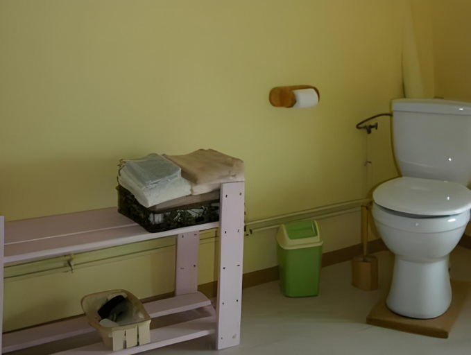 Bathroom 3, La Fermette Champenoise, Marne